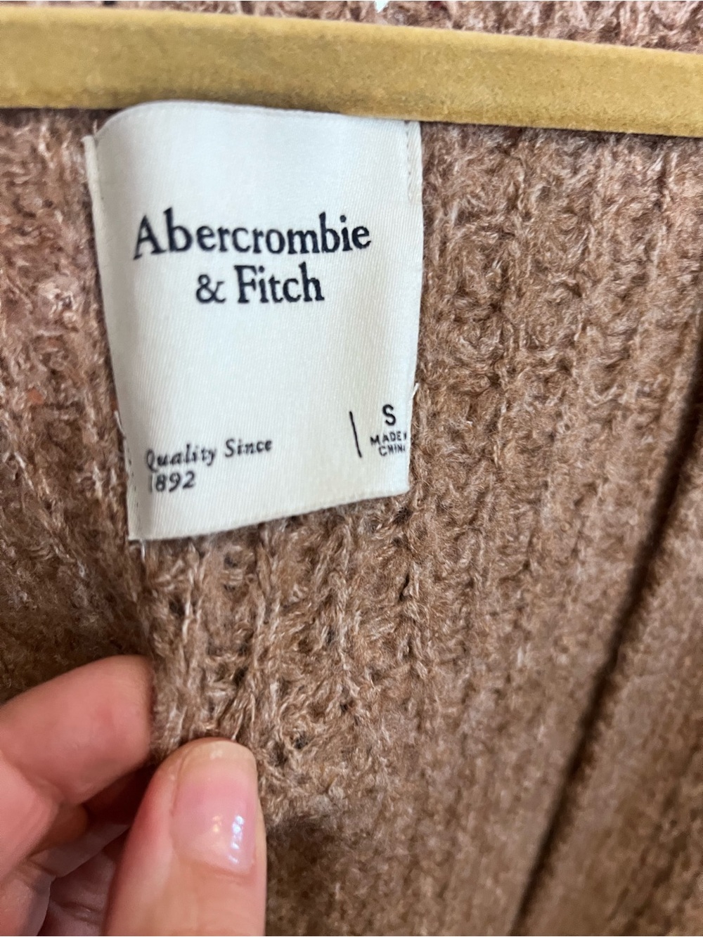 Abercrombie & Fitch Women's Tan Cardigan Sweater - Picture 4 of 6